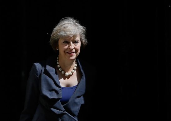 Η Μέι ακύρωσε το σημερινό υπουργικό συμβούλιο όπου θα περνούσε η συμφωνία για το brexit