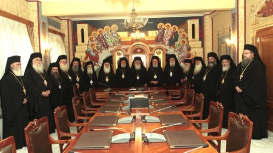 «Ιερός πόλεμος» – 74 ιεράρχες διαφωνούν με την συμφωνία Τσίπρα-Ιερώνυμου