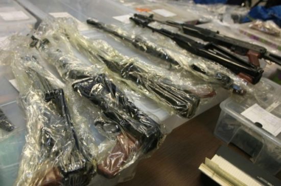 Μεγάλο παράνομο οπλοστάσιο αποκαλύφθηκε στη Σόφια