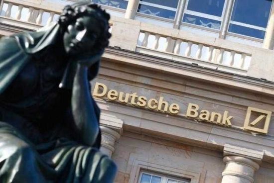 Σε ιστορικό χαμηλό η Deutsche Bank – Κάτω από 8€ η μετοχή