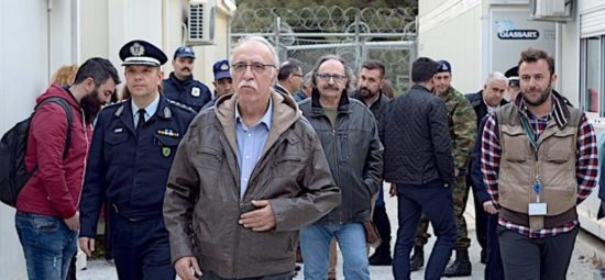 Βίτσας: Το 2019 θα κλείσει το κέντρο υποδοχής προσφύγων στην Σάμο
