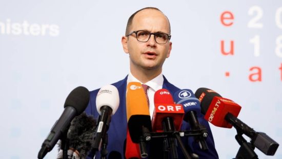 Αλβανός ΥΠΕΞ: Τα σπίτια της Χειμάρρας δεν ανήκουν σε ιδιώτες