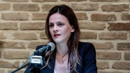 Αχτσιόγλου: Εξετάζουμε σχέδιο για 120 δόσεις σε ασφαλιστικά ταμεία και εφορία