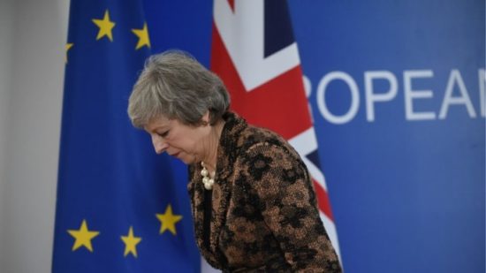 The Times: Οι περισσότεροι υπουργοί της Μέι θεωρούν ότι το σχέδιο της για το Brexit πέθανε