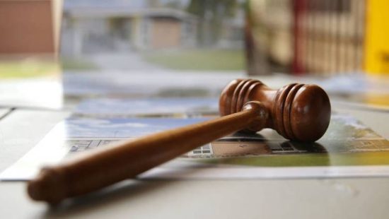 ΛΑΕ: Συνεχίζεται ο ο εφιάλτης των πλειστηριασμών για τα ελληνικά νοικοκυριά