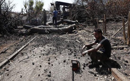 Επιστολή των κατοίκων στο Μάτι: «Μετά από 5 ολόκληρους μήνες δεν μπορούμε να φτιάξουμε τα σπίτια μας»