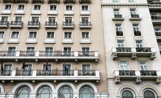 ΛΑΜΨΑ: Τα έσοδα του 2018, οι νέες επενδύσεις και τα ξενοδοχεία της Αθήνας