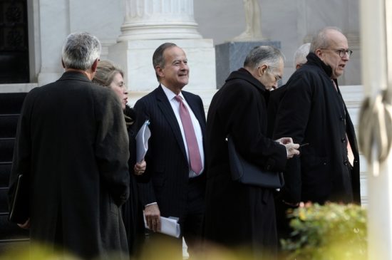 Παρατείνεται η ισχύς του νόμου Κατσέλη μέχρι τέλος Φεβρουαρίου