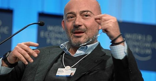 Ο Τούρκος δισεκατομμυριούχος που πουλά τα ξενοδοχεία του στο Ντουμπάι