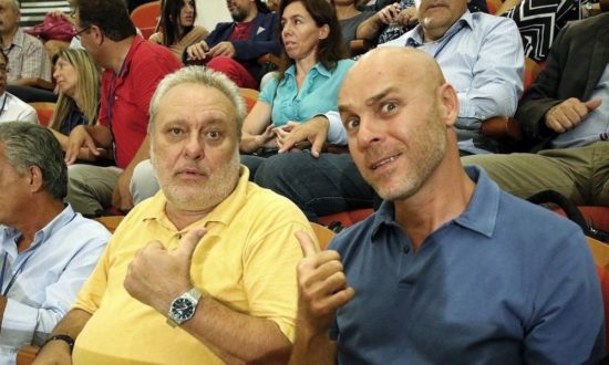 «Κουνάνε μαντίλι» στο Ποτάμι οι Ψαριανός, Αμυράς