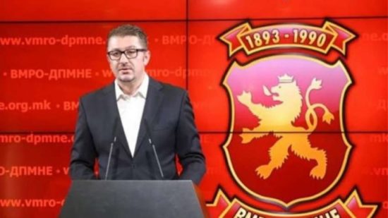 Αντιπολίτευση ΠΓΔΜ: Με απειλές βρήκε τους «80» ο Ζάεφ