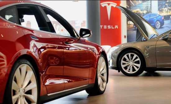 Η Tesla κινδυνεύει να χάσει το στέμμα της ως η πιο πολύτιμη αμερικανική αυτοκινητοβιομηχανία