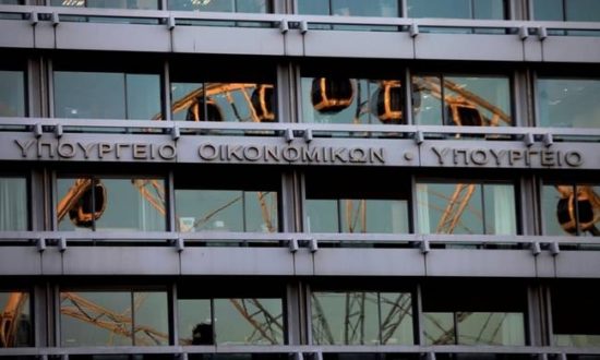 «Μνημόνια» στα υπουργεία για τήρηση του προϋπολογισμού με απόφαση ΥΠΟΙΚ