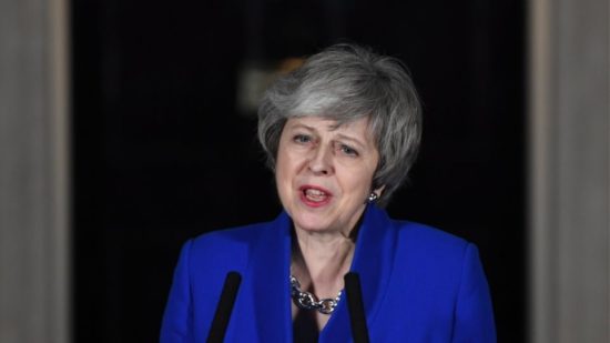 Μέι: Επιδιώκει νέες συνομιλίες για το backstop, αποκλείει νέο δημοψήφισμα