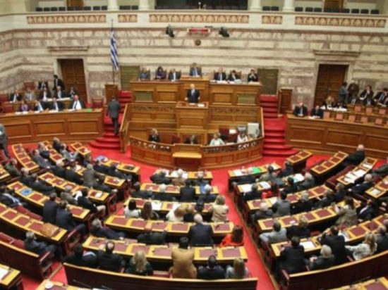 Έτοιμος να διασφαλίσει τη συμφωνία για το όνομα της Μακεδονίας, ο Τσίπρας