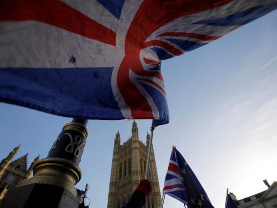 Δεν παίρνει παράταση το Brexit – Πίσω στις συνομιλίες η Μέι