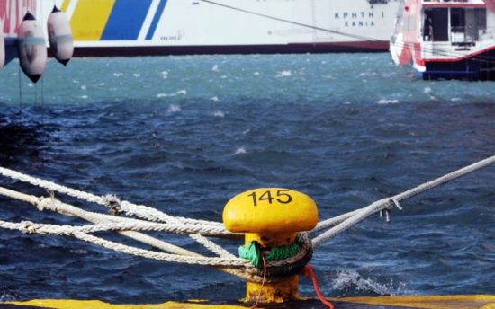 Προβλήματα στις ακτοπλοϊκές συγκοινωνίες λόγω των ισχυρών νοτιάδων