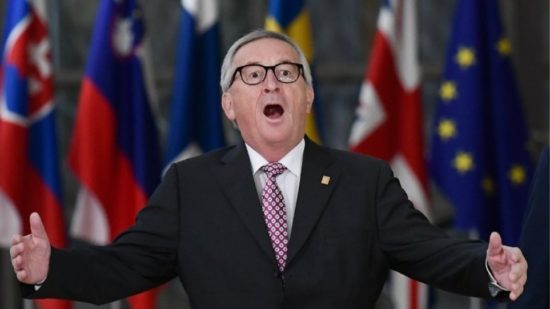 Daily Mail: Με ιδιωτικό τζετ τα μισά επαγγελματικά ταξίδια του Γιούνκερ!