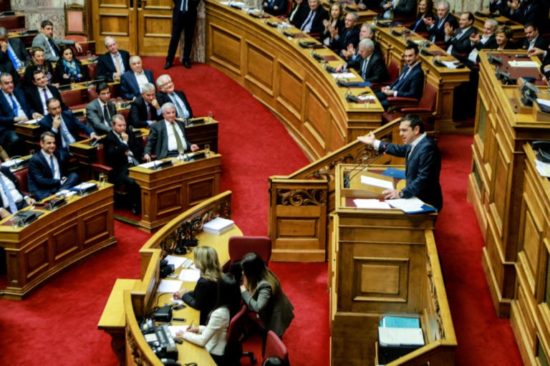 Διεθνή ΜΜΕ: Η ψήφος εμπιστοσύνης ανοίγει τον δρόμο για έγκριση της συμφωνίας των Πρεσπών