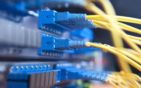 Άμεσα η προκήρυξη του ΣΔΙΤ των €700 εκατ. για τα ευρυζωνικά δίκτυα