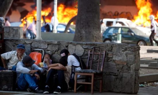 Μυρίζει μπαρούτι στη Βενεζουέλα