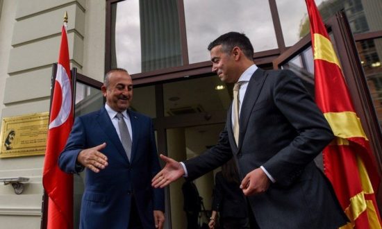 Τσαβούσογλου: Η Τουρκία αναγνωρίζει τη «Μακεδονία» με τη συνταγματική της ονομασία