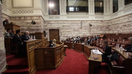 Αλλάζουν οι ισορροπίες στην επιτροπή της Βουλής που θα συζητήσει τη Συμφωνία των Πρεσπών