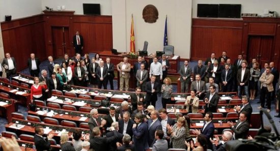 πΓΔΜ: Αντίστροφη μέτρηση για τις συνταγματικές τροπολογίες