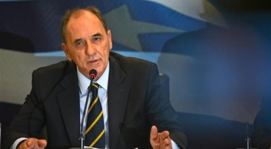 Συνάντηση Σταθάκη με στελέχη της Tesla για τα «έξυπνα» και «ενεργειακά» νησιά