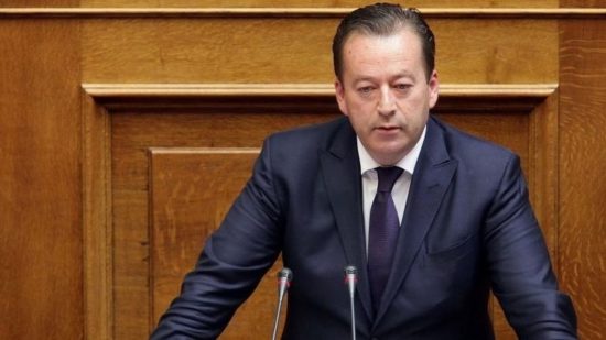 Προς παραμονή στην κυβέρνηση προσανατολίζεται ο Βασίλης Κόκκαλης