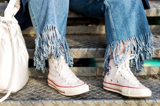 Πώς να καθαρίσετε τα λευκά sneakers