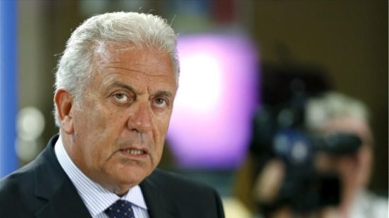 Αβραμόπουλος: Ζητεί την ανάκληση της προστασίας μαρτύρων στην υπόθεση Novartis