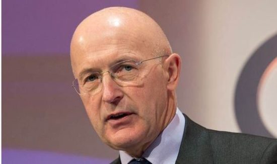 Παραιτείται από την προεδρία της GlaxoSmithKline ο Philip Hampton