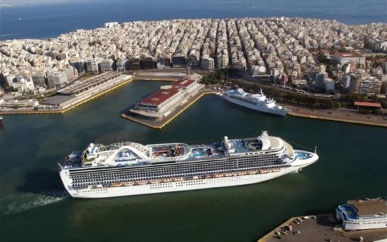 Tο λιμάνι του Πειραιά μπαίνει στην τριάδα της Ευρώπης