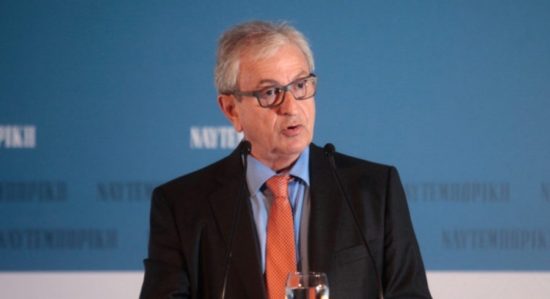 «Εθελοντικός» φόρος 10% στους εφοπλιστές