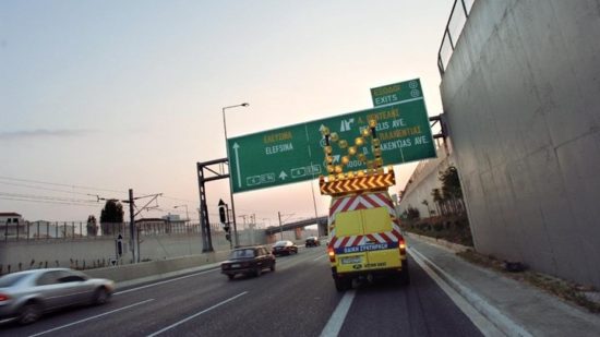 Ουρές χιλιομέτρων από καραμπόλα οχημάτων στην περιφερειακή Υμηττού