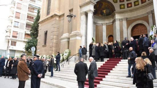 Συγγενείς και φίλοι είπαν το «τελευταίο αντίο» στον Περικλή Παναγόπουλο