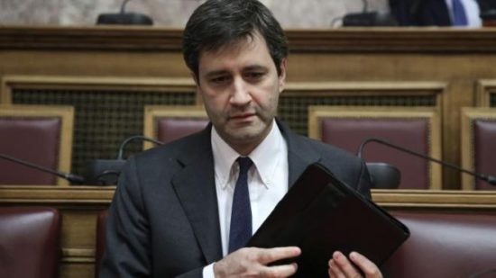 Μεσοπρόθεσμο Πρόγραμμα με μείωση αφορολογήτου καταρτίζει η Κυβέρνηση