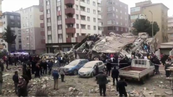 Οκταώροφο κτίριο κατέρρευσε στην Κωνσταντινούπολη – Ένας νεκρός