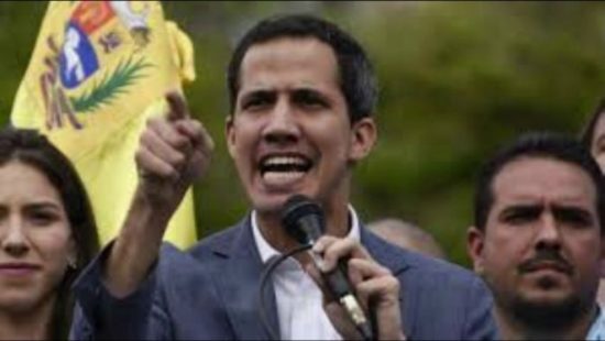 Βενεζουέλα: Ο Γκουαϊδό πάει στα σύνορα για να ξεμπλοκάρει την αμερικανική ανθρωπιστική βοήθεια