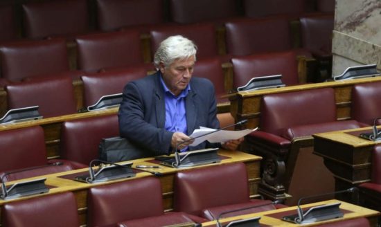 Παπαχριστόπουλος: Θα παραιτηθώ σε λίγο, χάλασε το αυτοκίνητό μου!