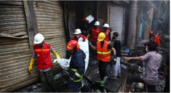 Ανείπωτη τραγωδία στο Μπαγκλαντές: Τουλάχιστον 70 νεκροί από φωτιά σε 5 κτήρια