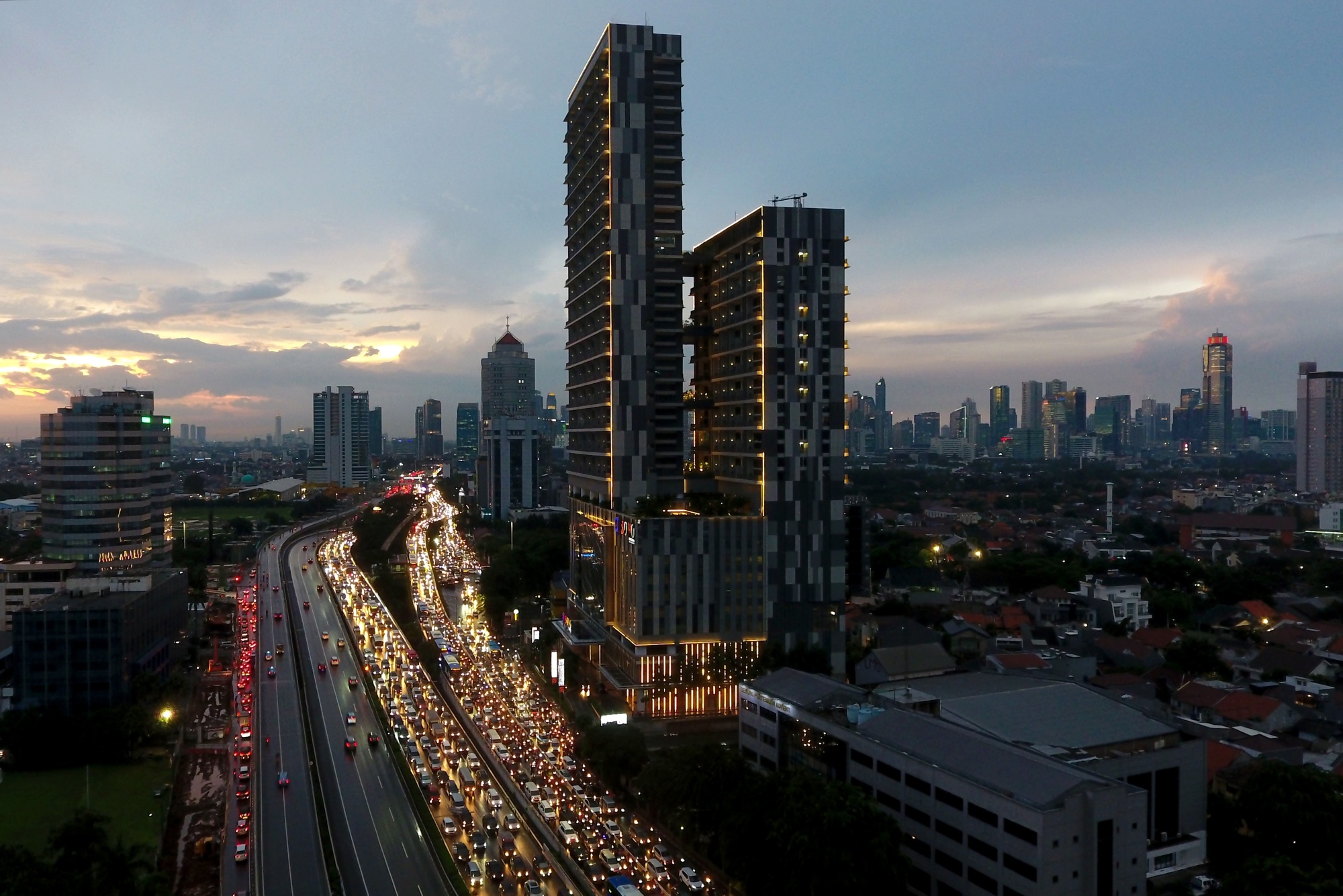 Βελτιώνονται τα μεγέθη της οικονομίας της Ινδονησίας