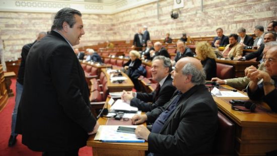Σήμερα αποφασίζονται οι αλλαγές στη Βουλή για να «σωθεί» ο Καμμένος