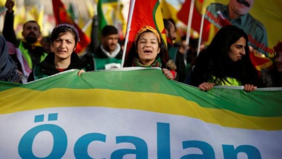 Χιλιάδες Κούρδοι διαδηλώνουν στο Στρασβούργο για την επέτειο σύλληψης του Οτσαλάν