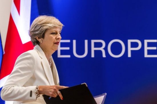 Brexit: Σε αναζήτηση συμβιβασμού η Μέι στις Βρυξέλλες – Αμετακίνητη η ΕΕ