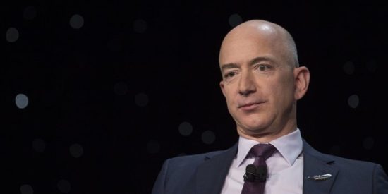Ο Jeff Bezos κατηγορεί το National Enquirer για εκβιασμό με «προσωπικές φωτογραφίες»