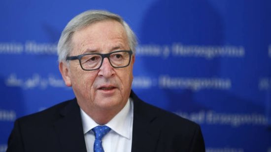 Μικρές οι προσδοκίες του Γιούνκερ πριν τη συνάντησή του με την Μέι