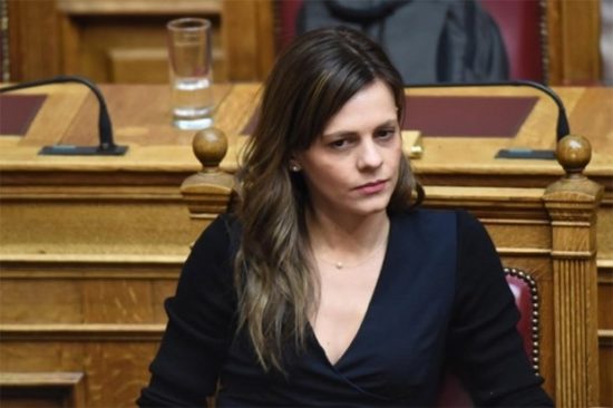 Αχτσιόγλου: Πρόστιμα σε όσους δεν αυξήσουν τον κατώτατο μισθό