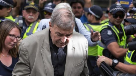 Καταδικάστηκε ο υπουργός Οικονομικών του Βατικανού για σεξουαλική κακοποίηση παιδιών